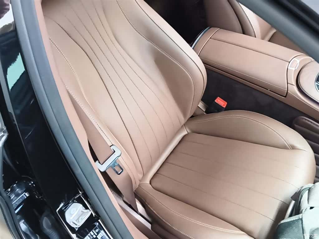 Mercedes-Benz E-Class, 2023 25