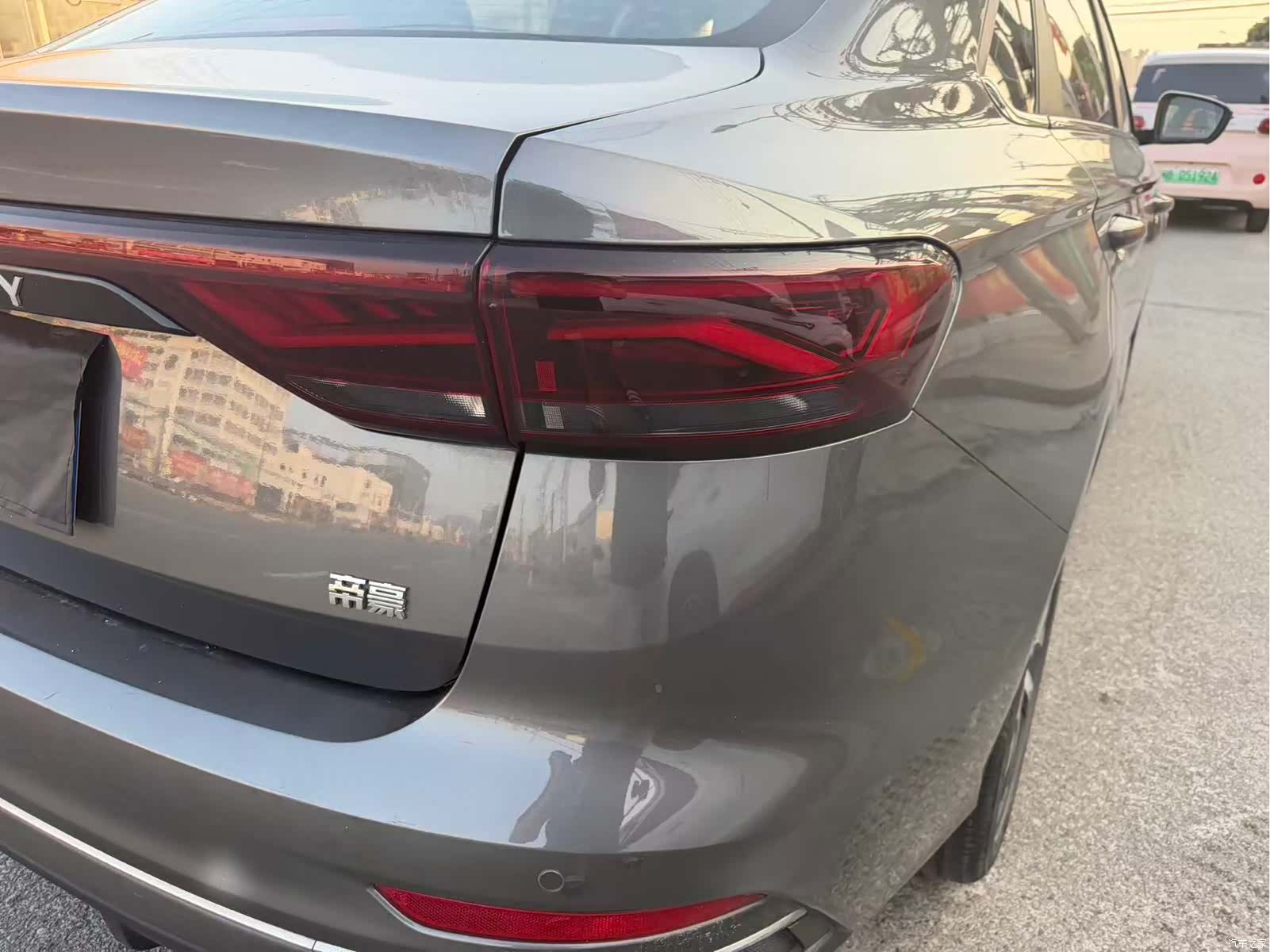 Geely Emgrand, 2022 9