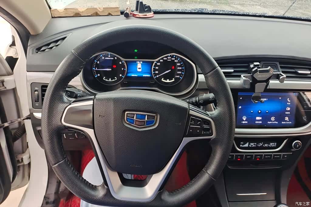Geely Emgrand, 2018 15