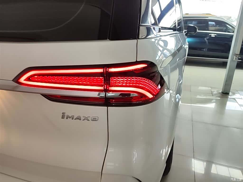 Roewe iMAX8, 2025 8