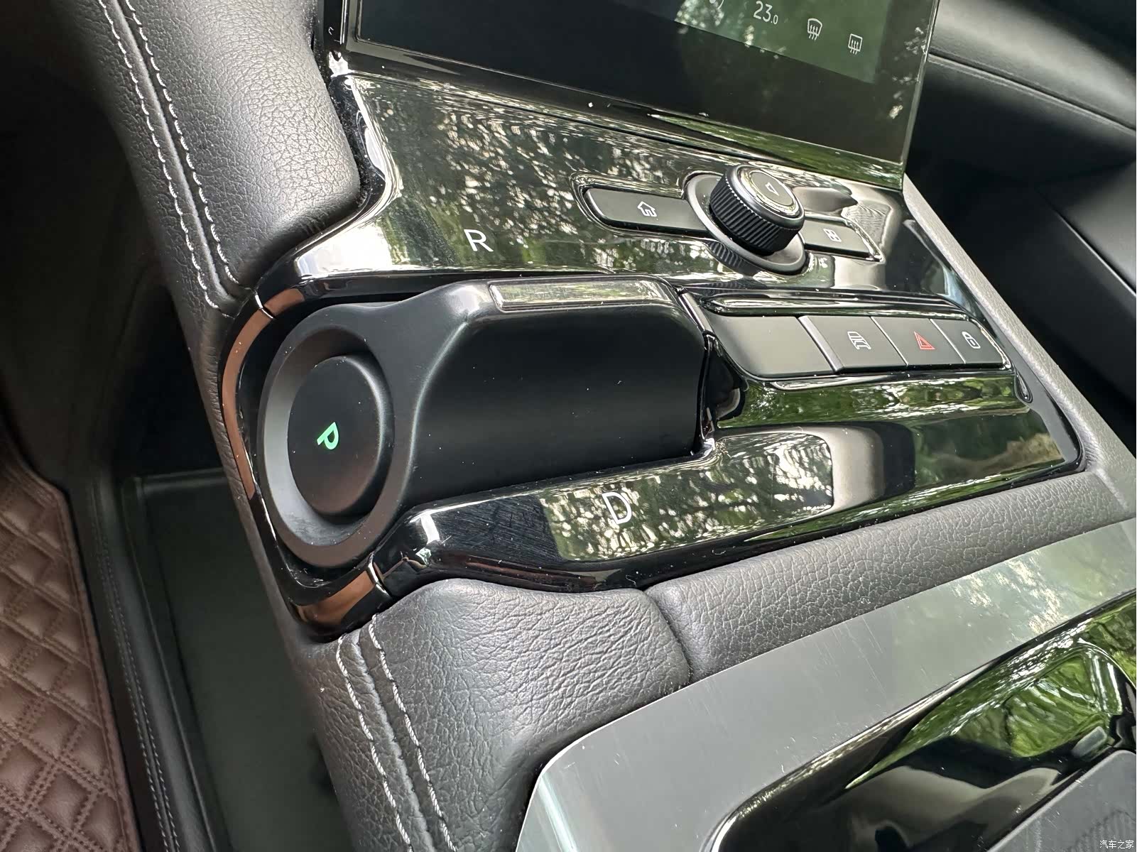 NIO ES8, 2019 23