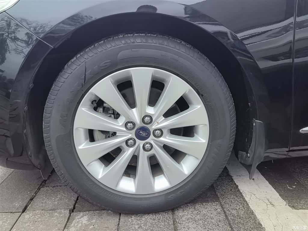 Ford Taurus, 2016 23