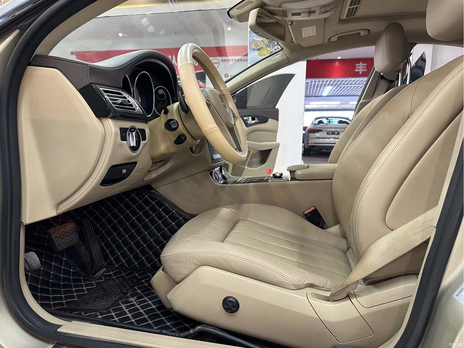 Mercedes-Benz CLS, 2014 6