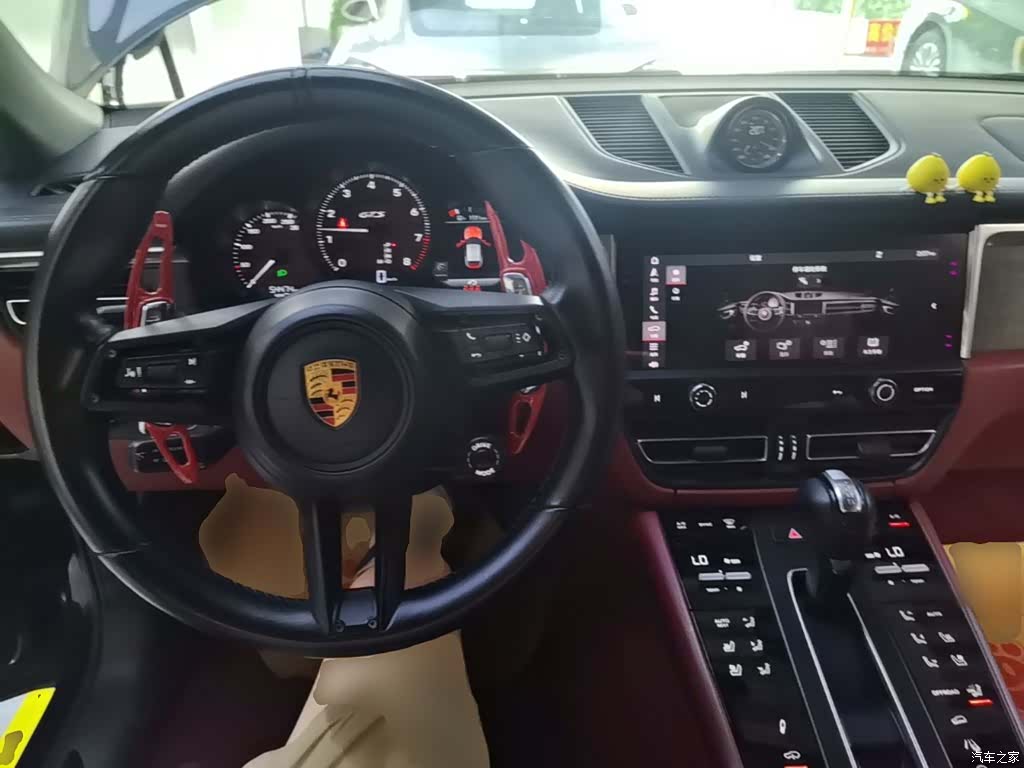 Porsche Macan, 2022 10