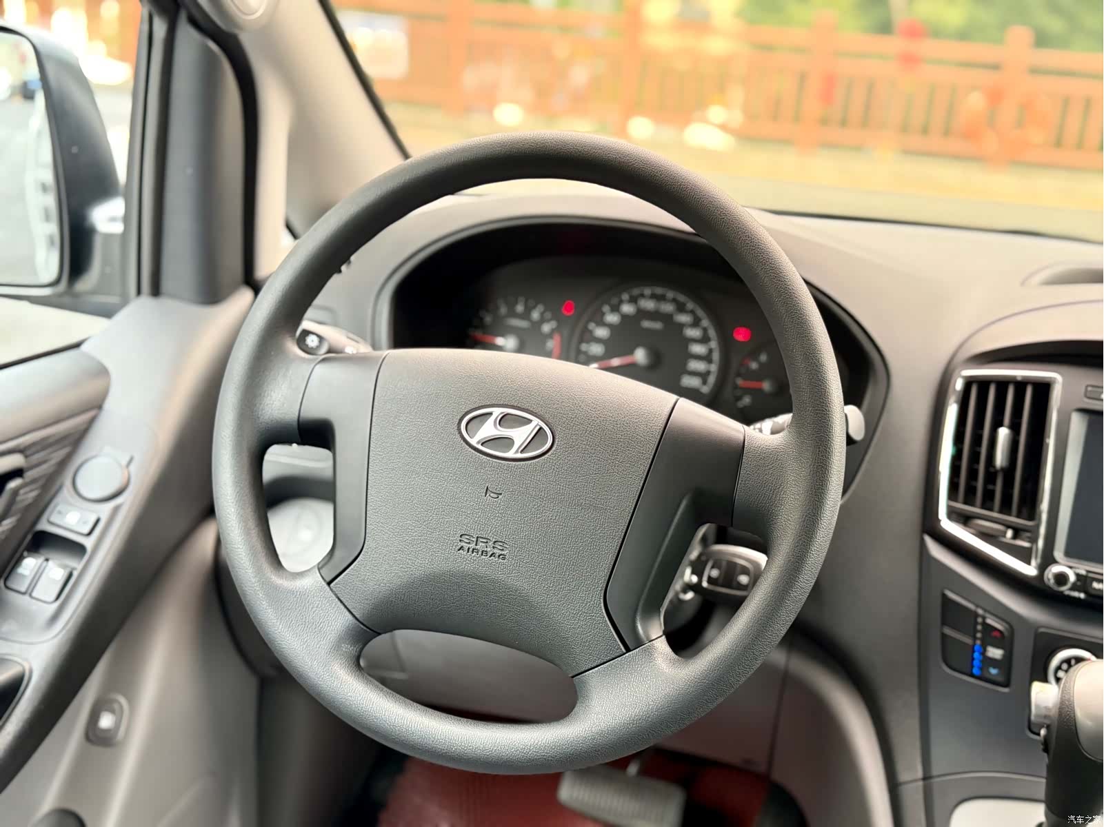 Hyundai H-1, 2016 18