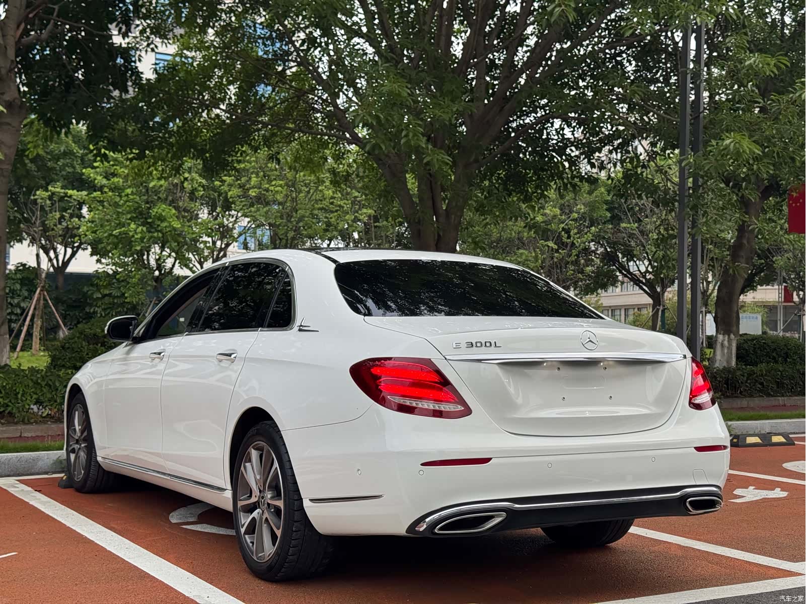 Mercedes-Benz E-Class, 2018 9