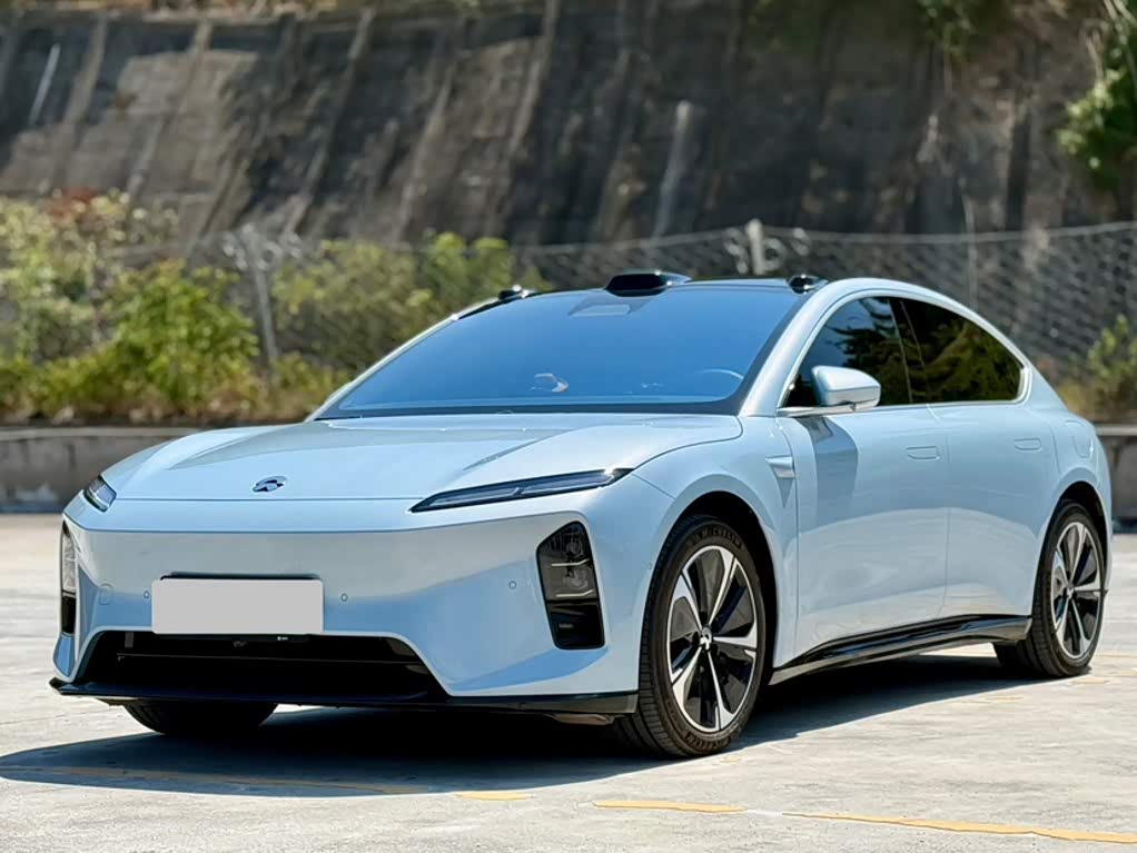 NIO ET5