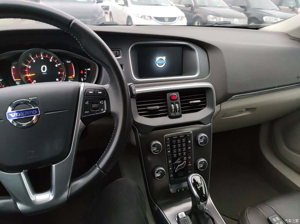 Volvo V40, 2016 9