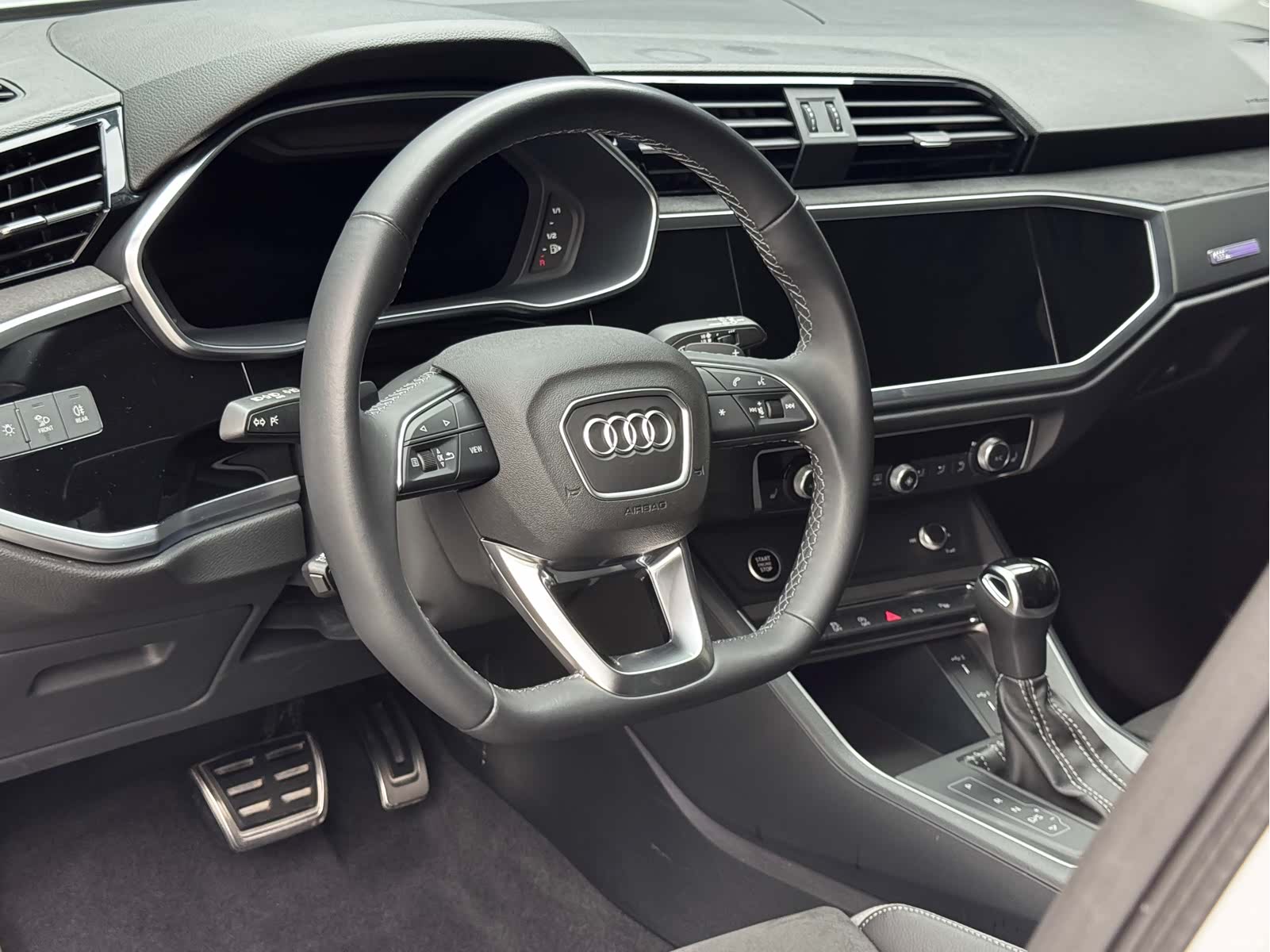 Audi Q3, 2022 9