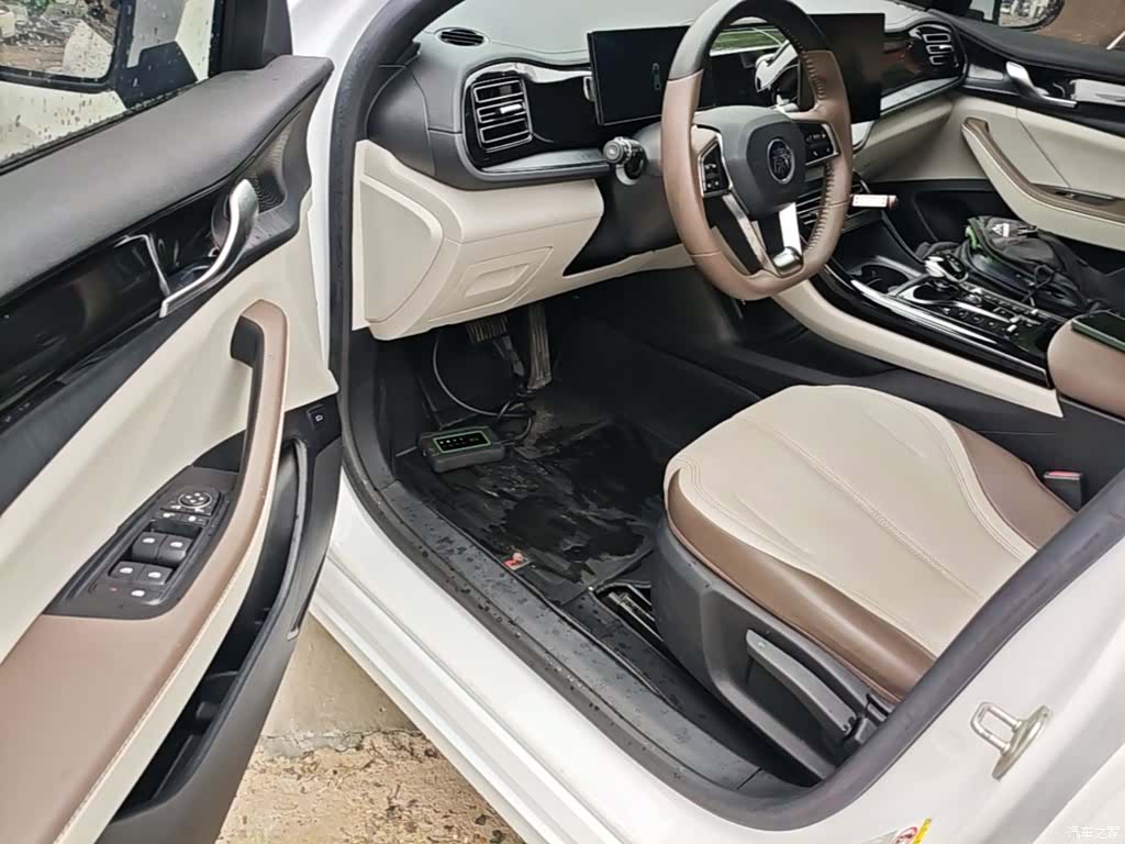 BYD Qin, 2023 16
