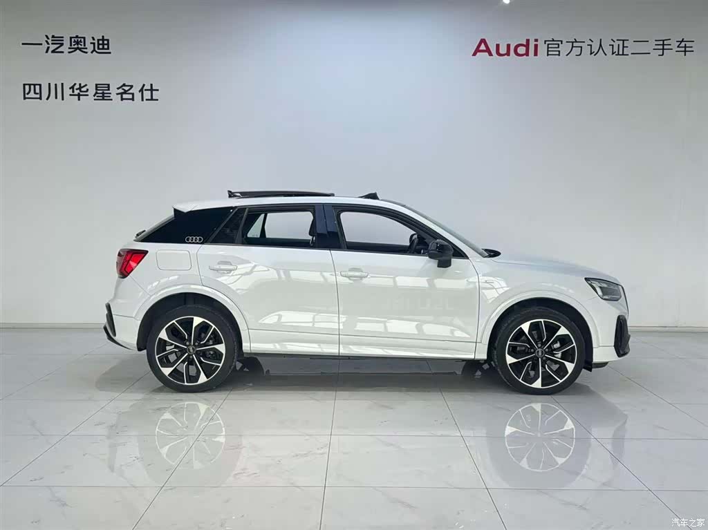 Audi Q2L, 2024 3