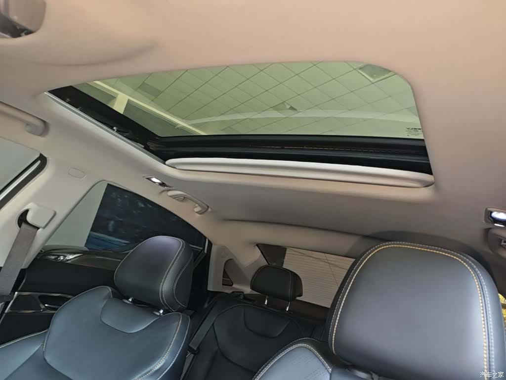 Geely Emgrand, 2023 18