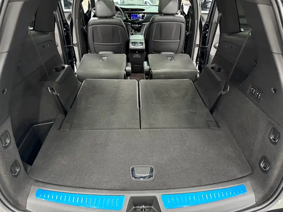 Cadillac XT6