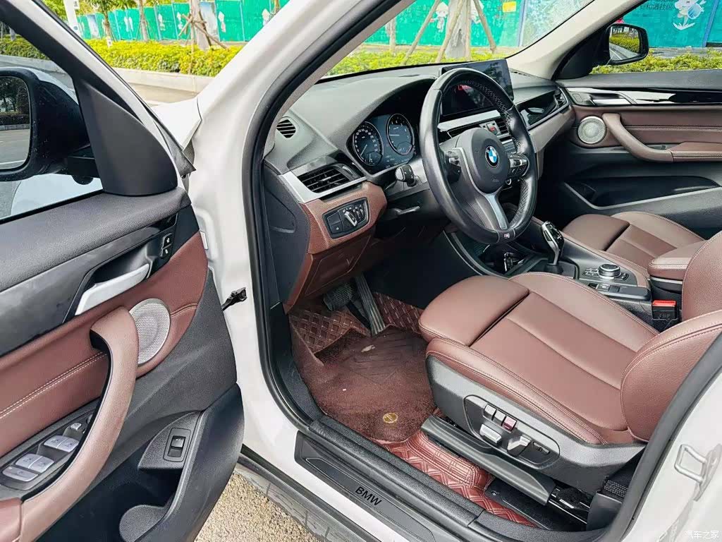 BMW X1, 2023 все фото