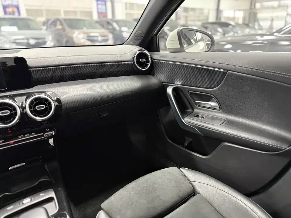 Mercedes-Benz Class A Mercedes-Benz Class A
