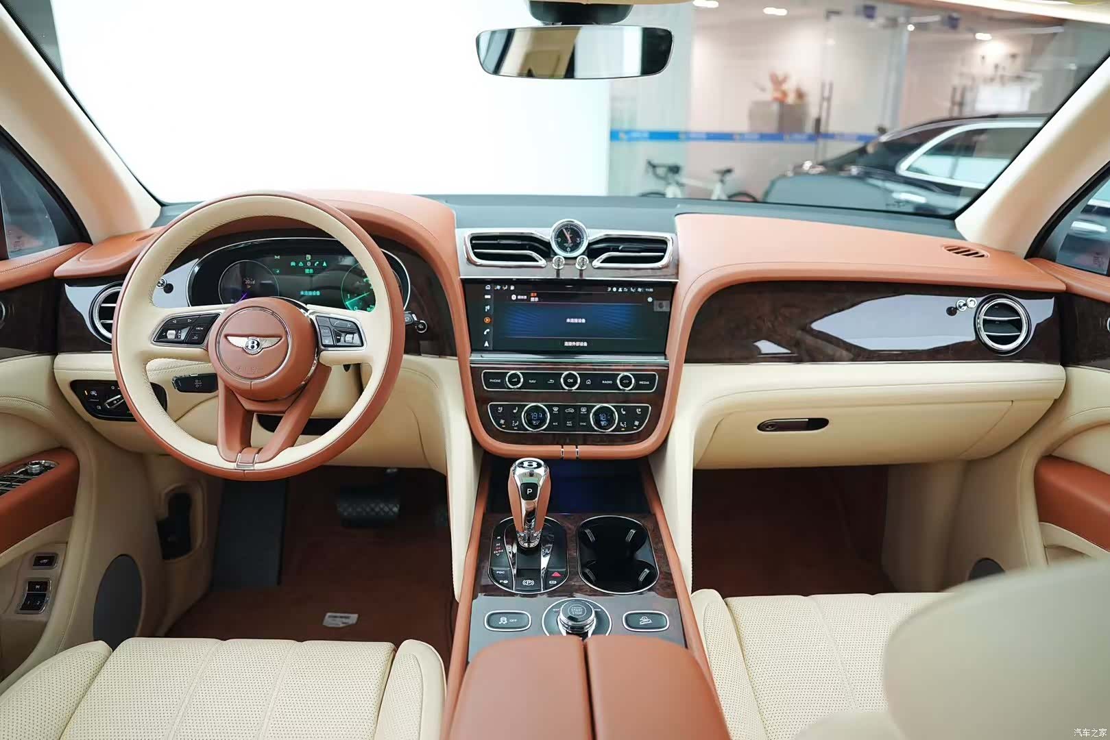 Bentley Bentayga, 2021 4