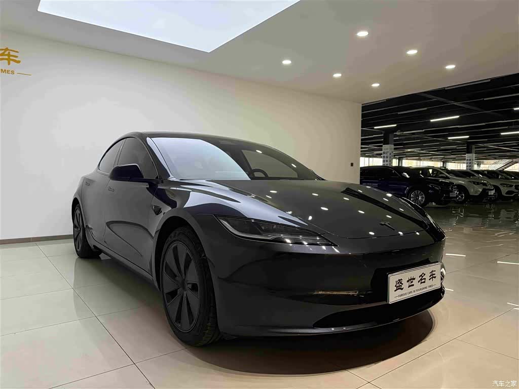 Tesla Model 3, 2025 4