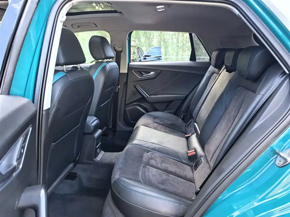 Audi Q2L