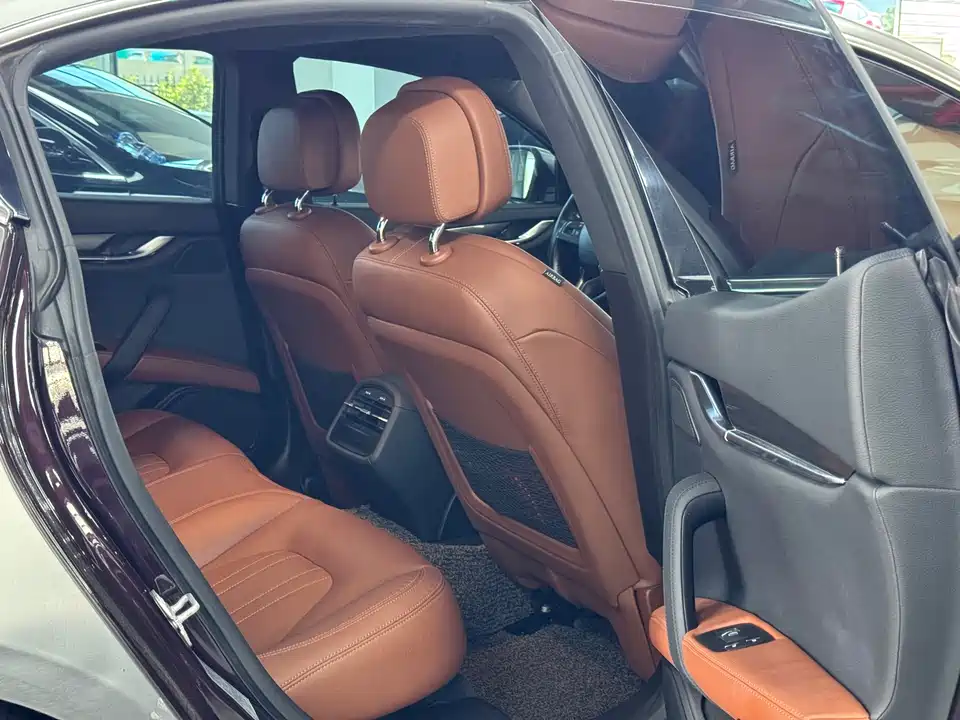 Maserati Ghibli Maserati Ghibli