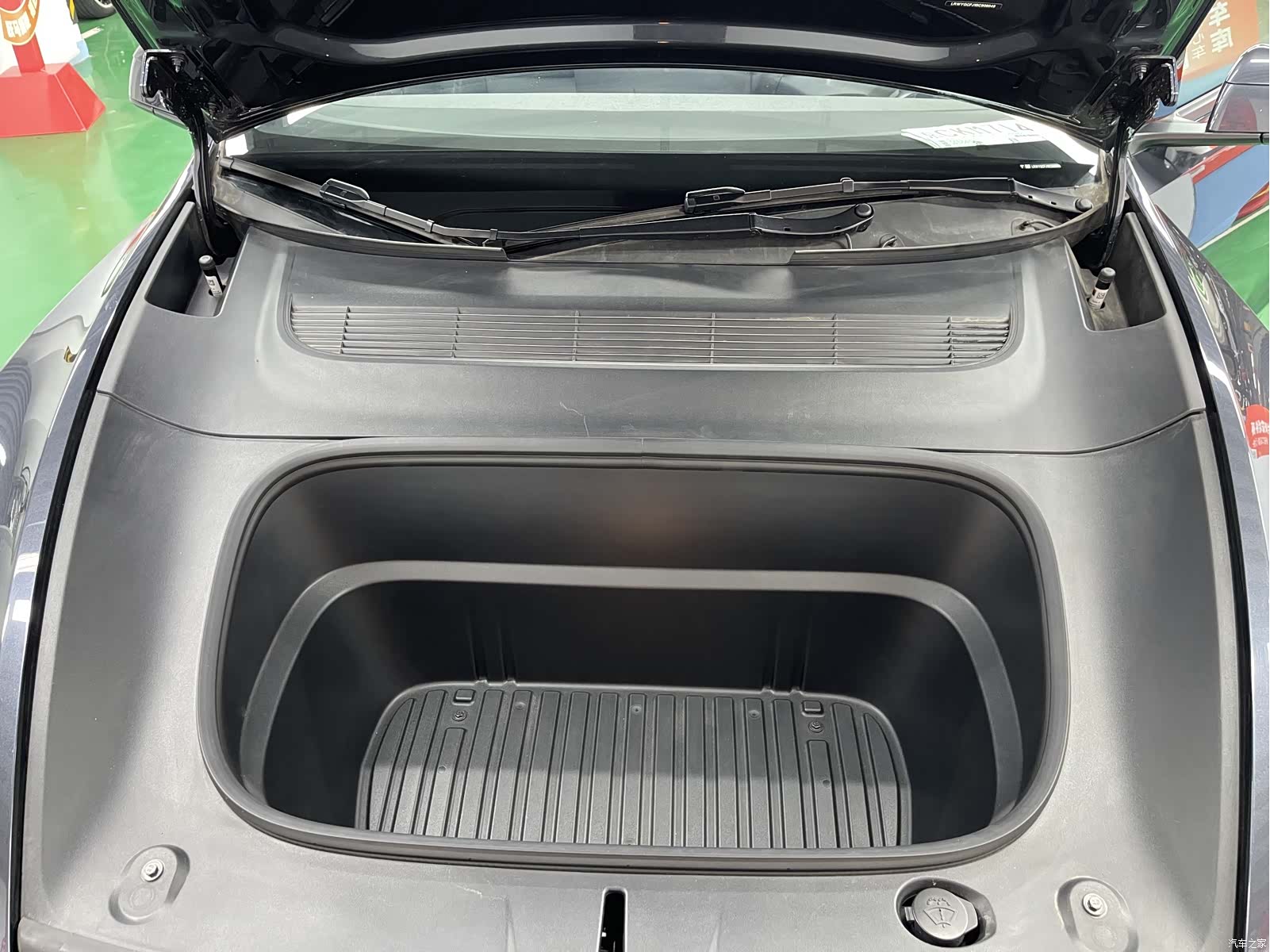 Tesla Model Y, 2025 34