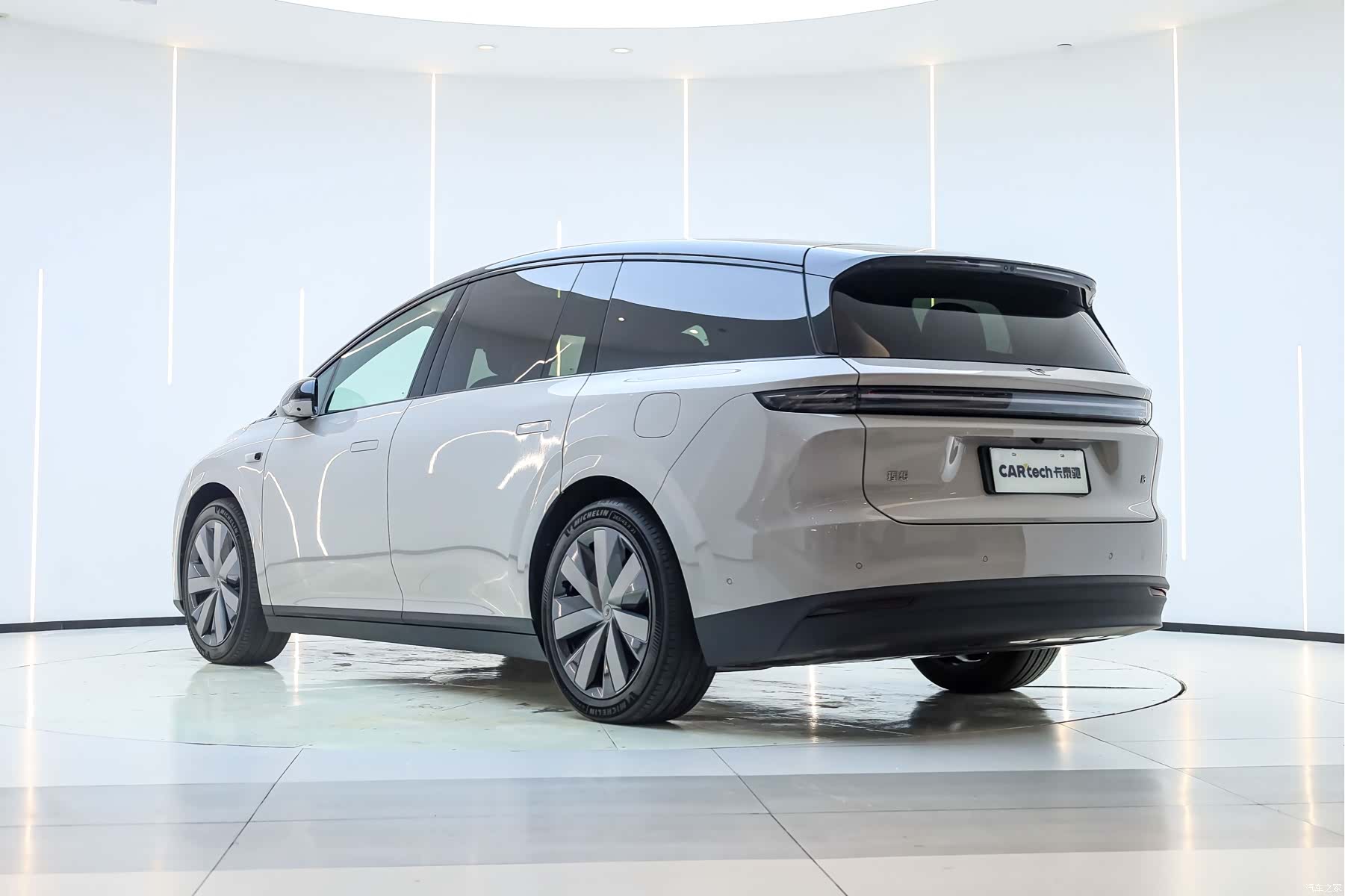 Li Auto i8, 2025 9