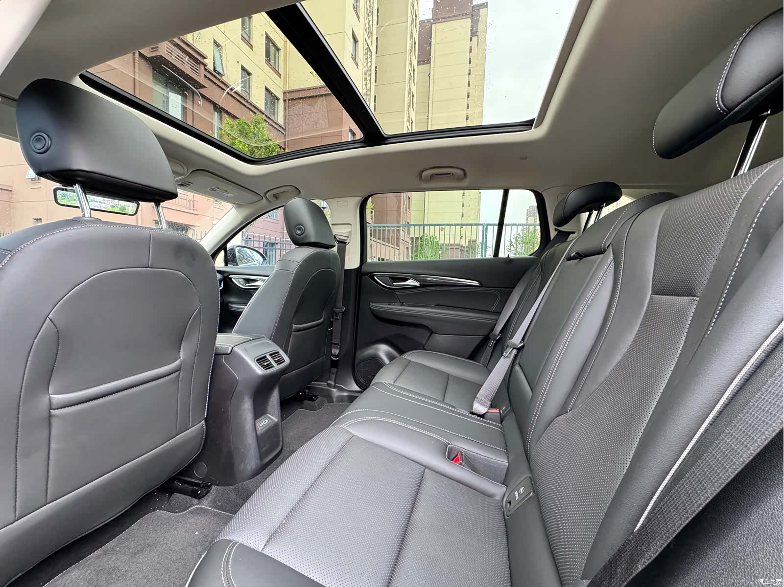 Buick Envision Plus, 2022 все фото