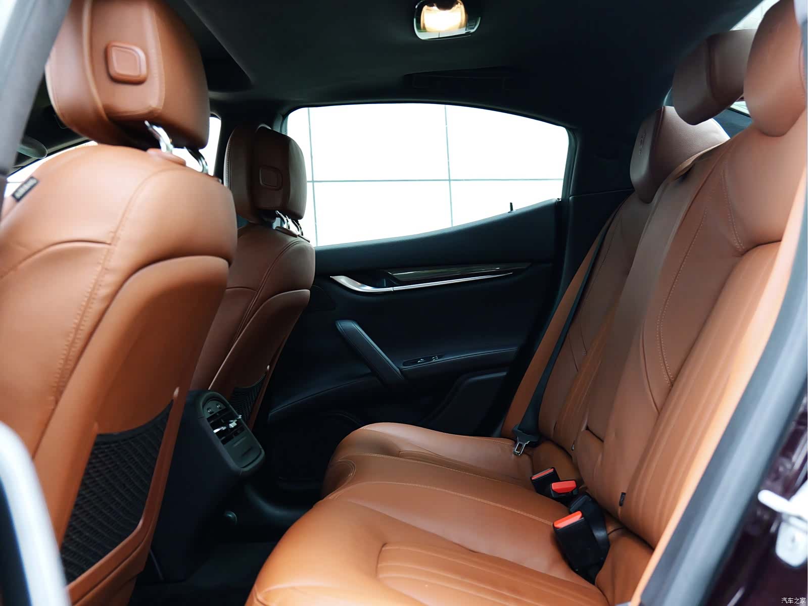 Maserati Ghibli, 2015 11