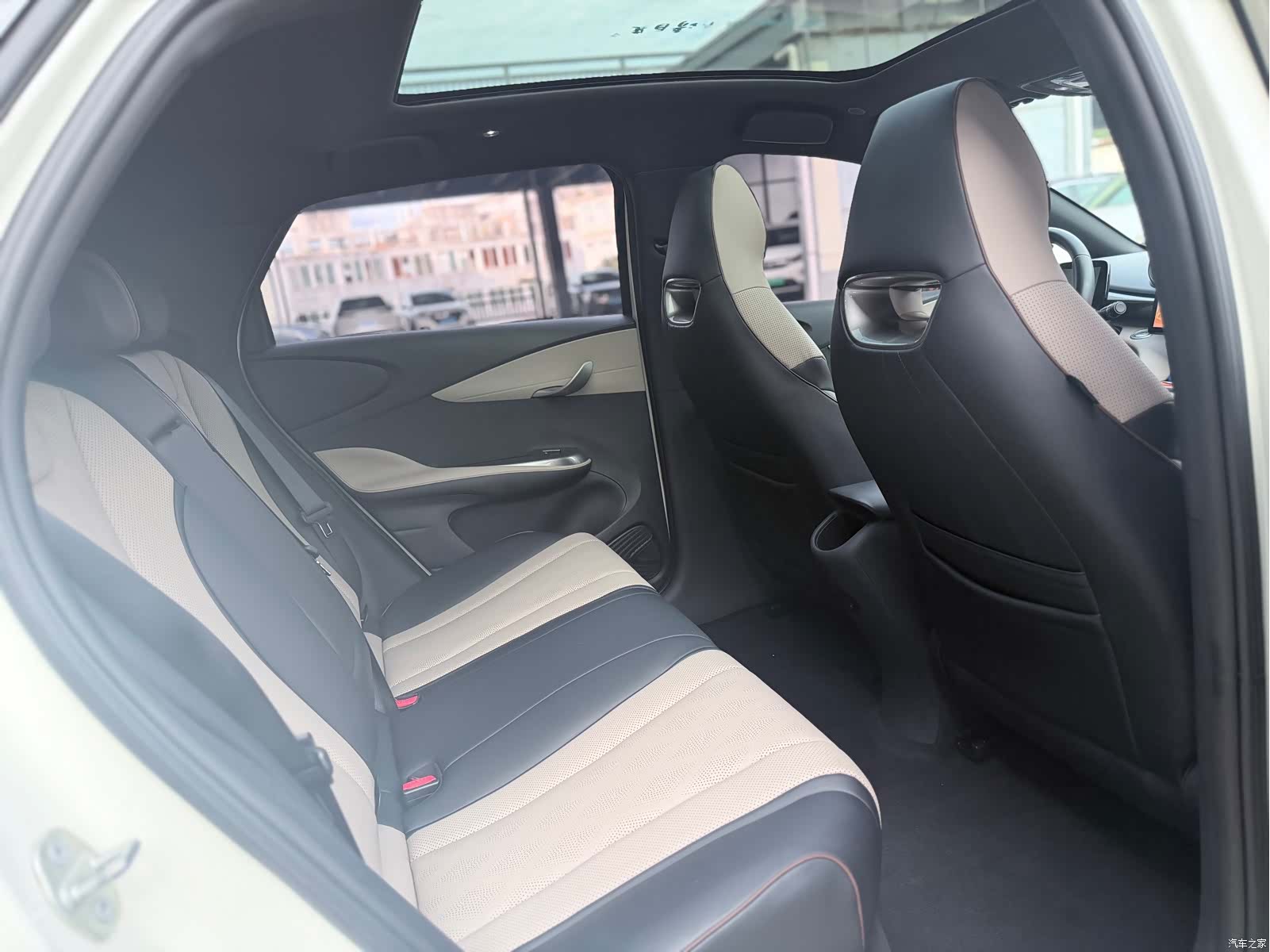 BYD Dolphin, 2023 11