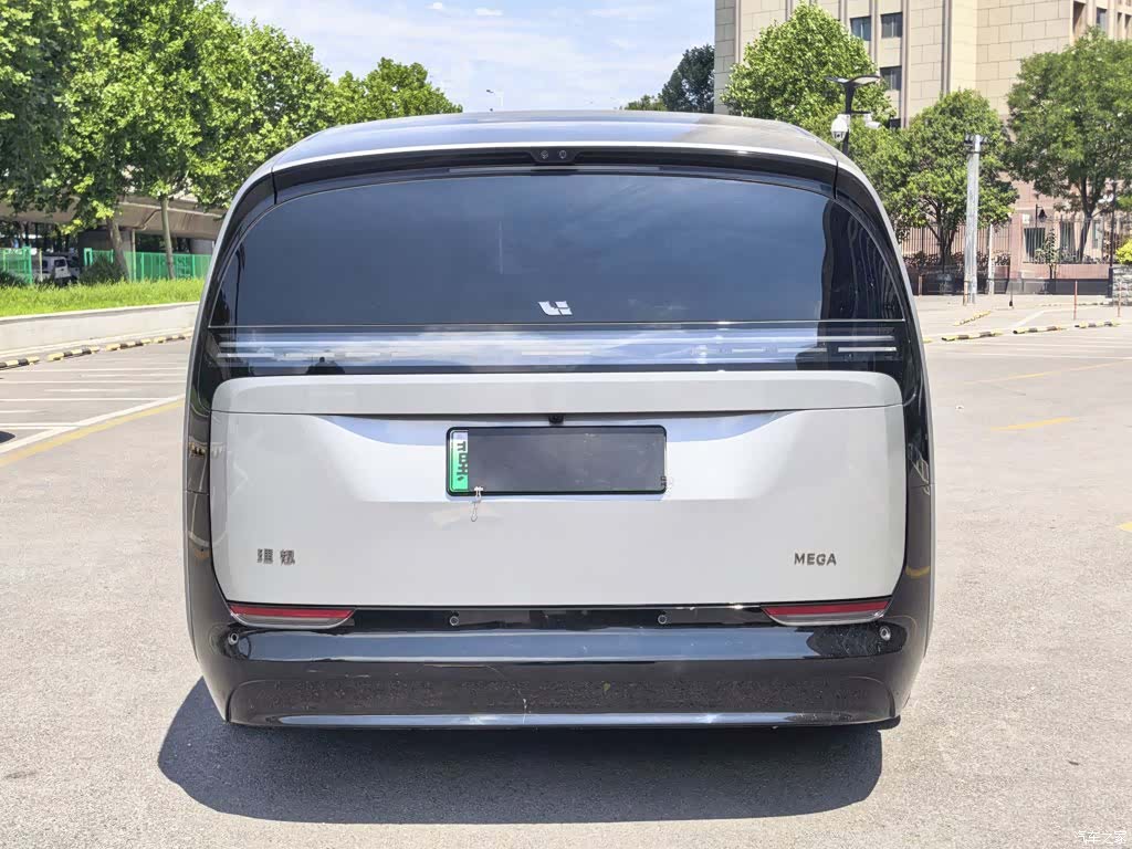 Li Auto MEGA, 2024 24