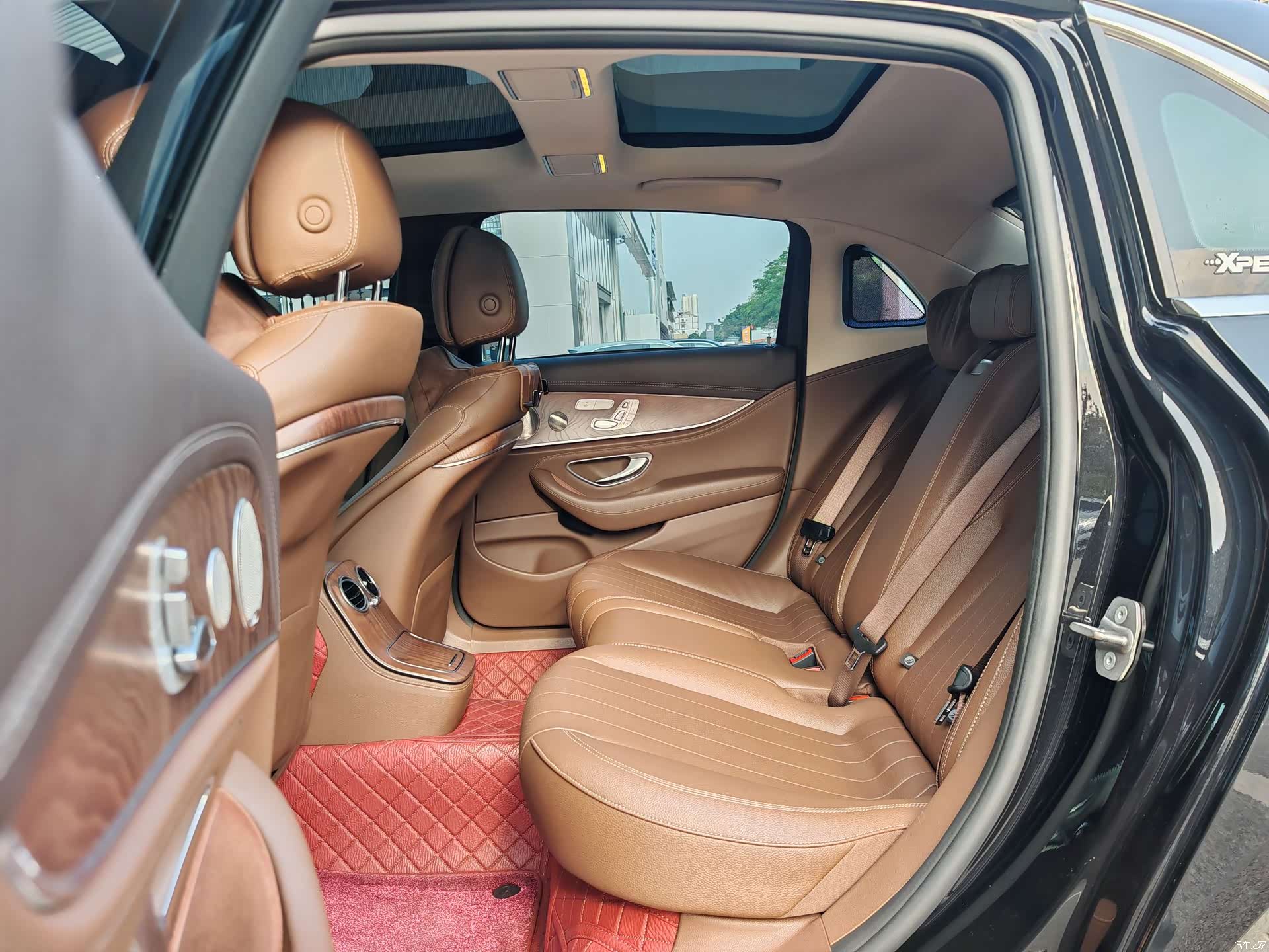 Mercedes-Benz E-Class, 2022 6