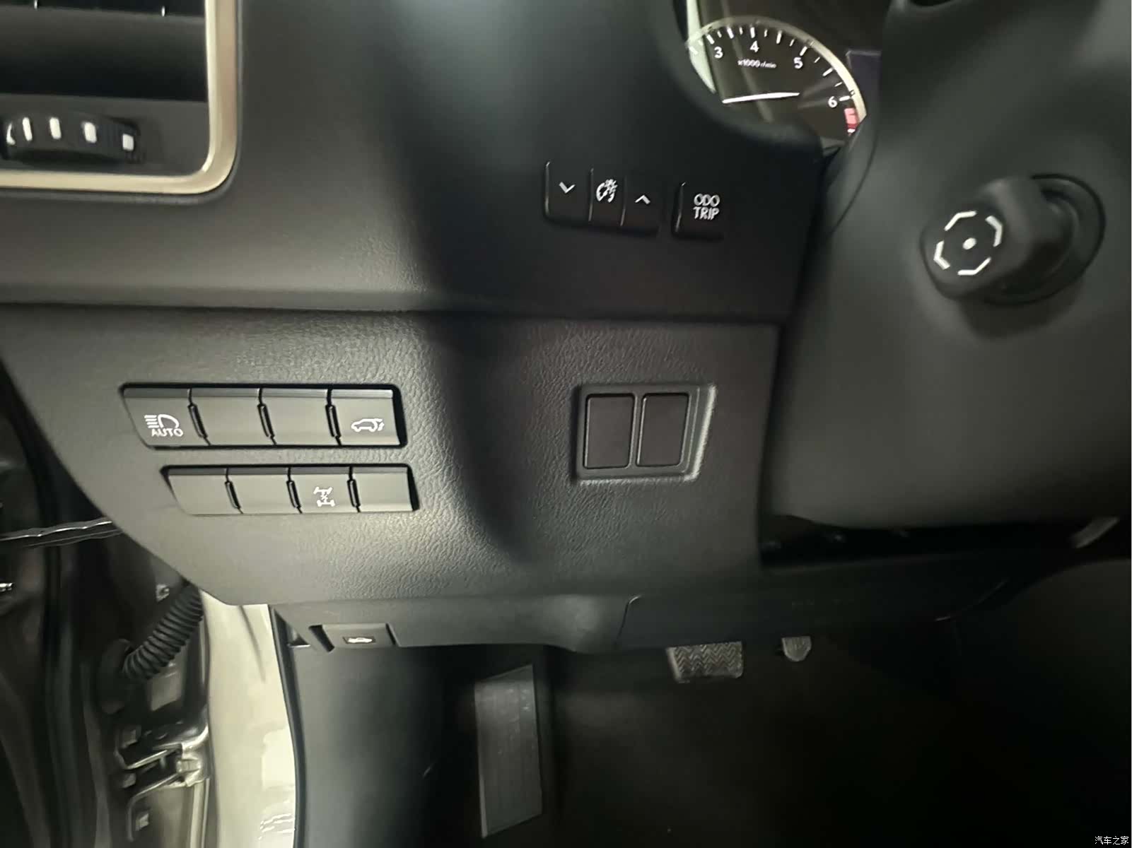 Lexus NX, 2021 11