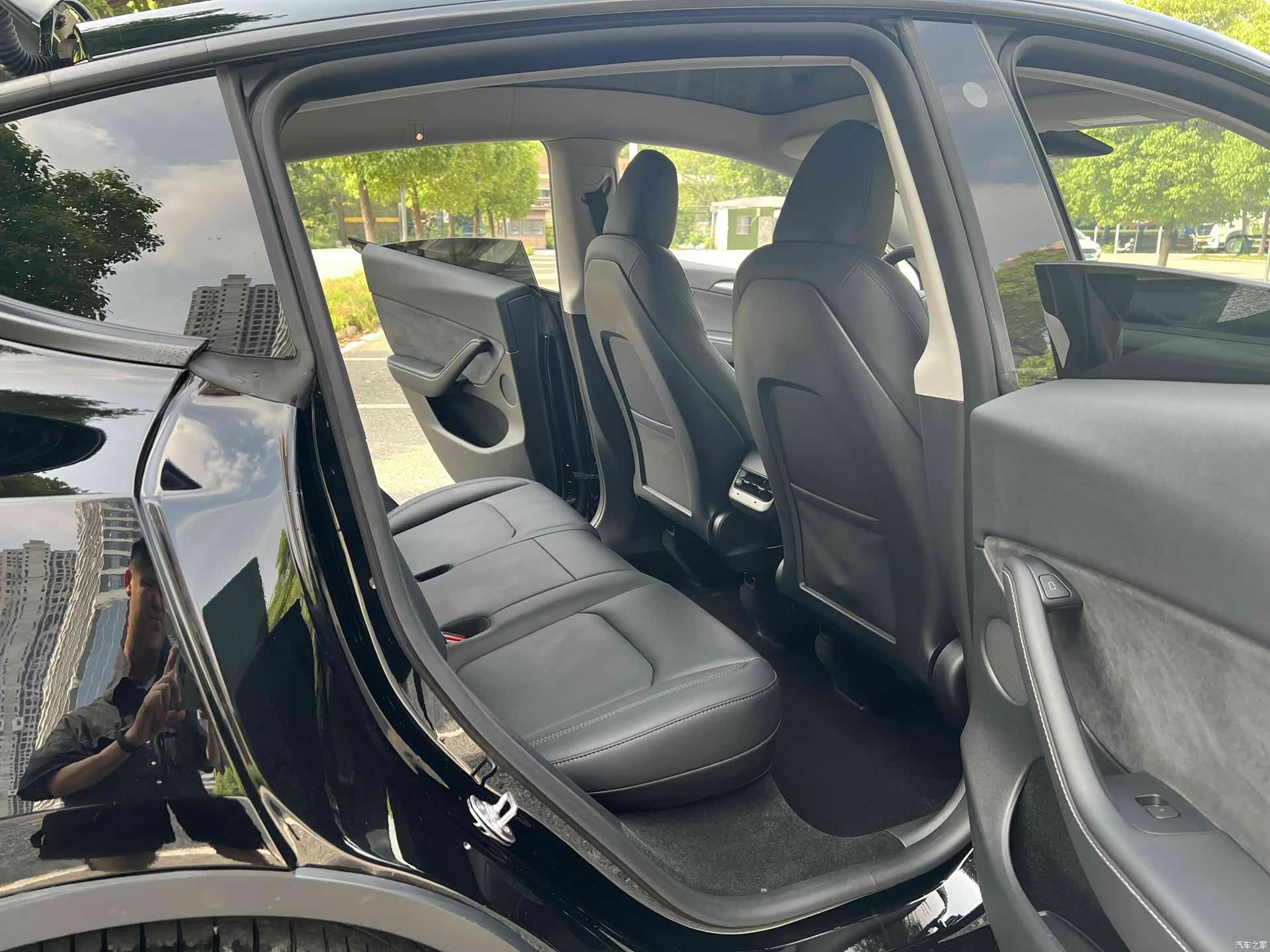 Tesla Model Y, 2023 7