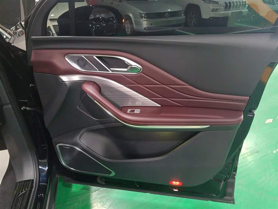 Hongqi HS7 PHEV