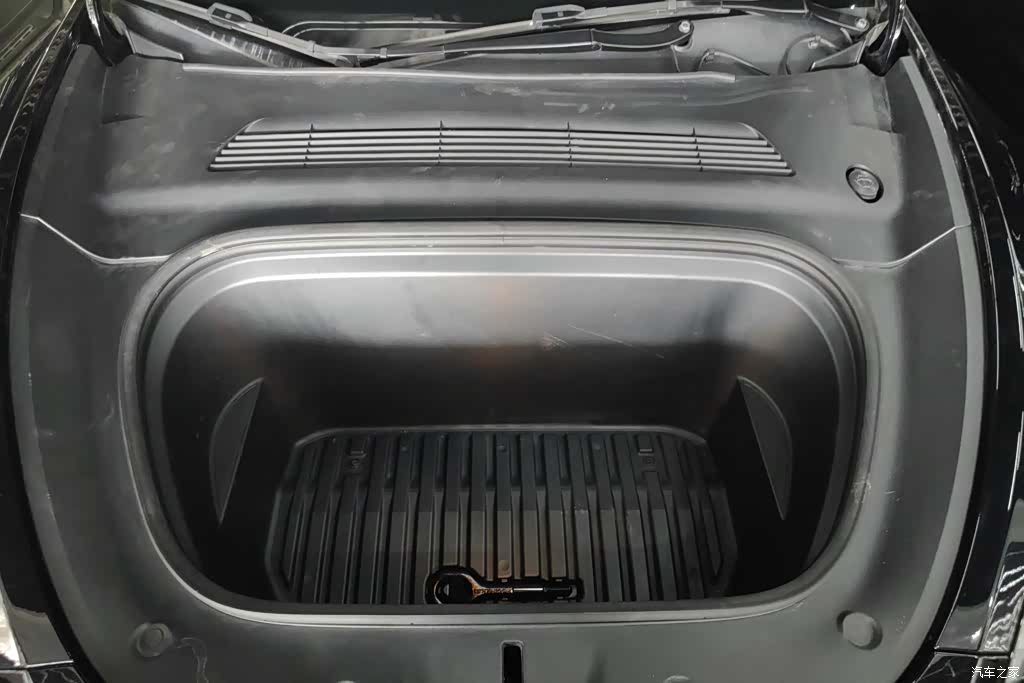Tesla Model Y, 2022 10
