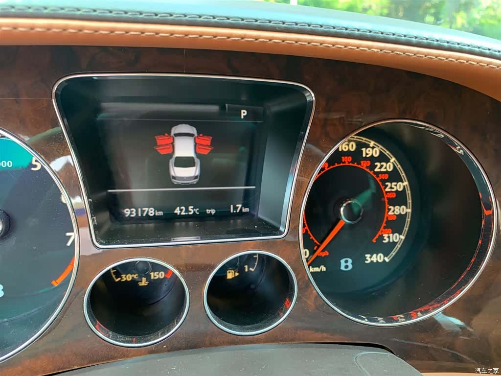 Bentley Flying Spur, 2012 12