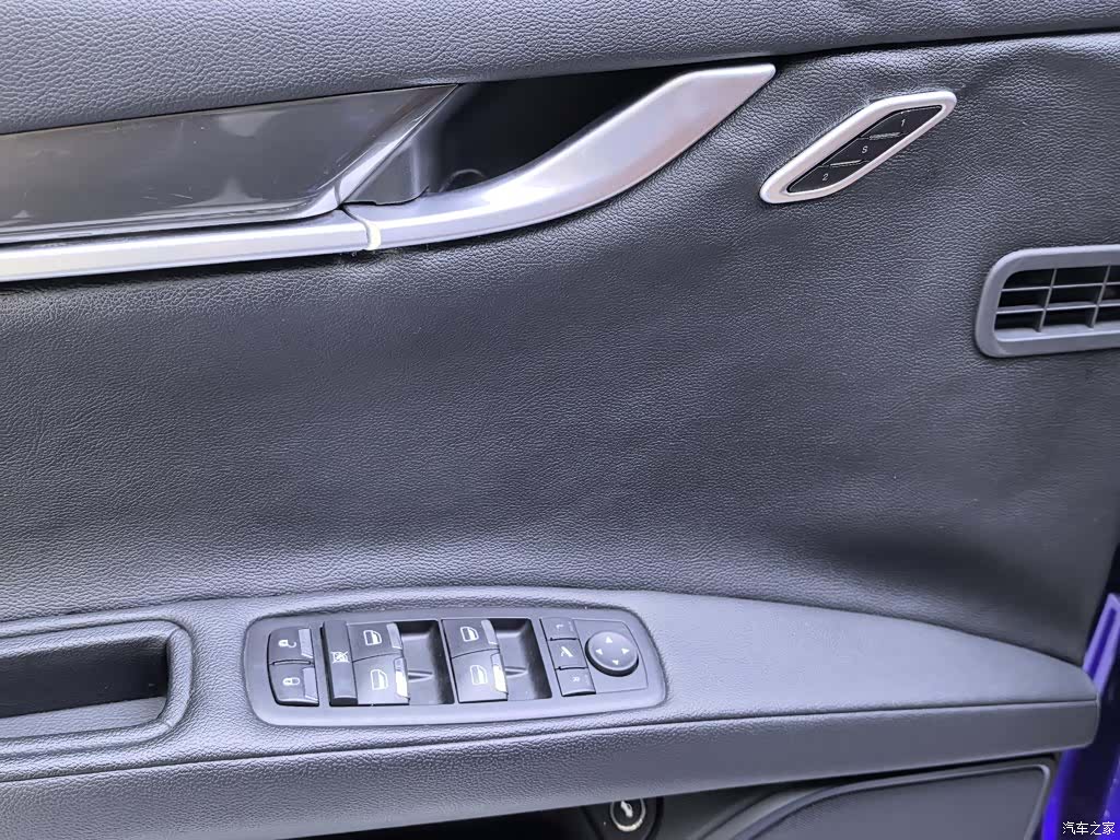 Maserati Ghibli, 2016 9