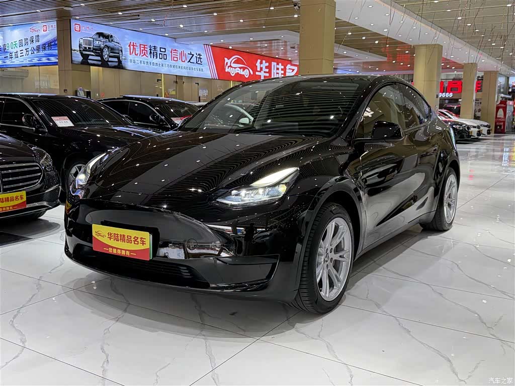 Tesla Model Y, 2023 1