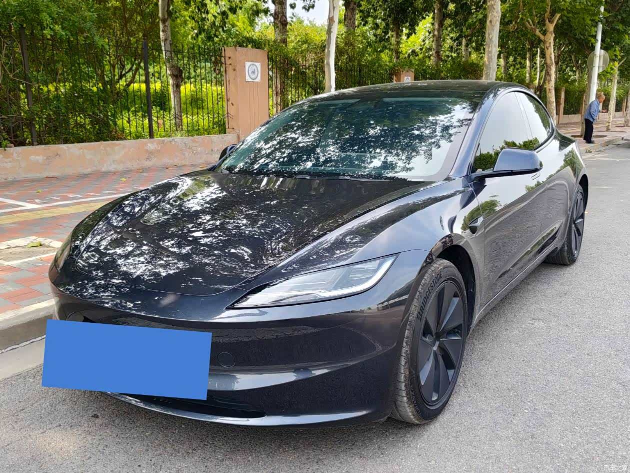 Tesla Model 3, 2025 1
