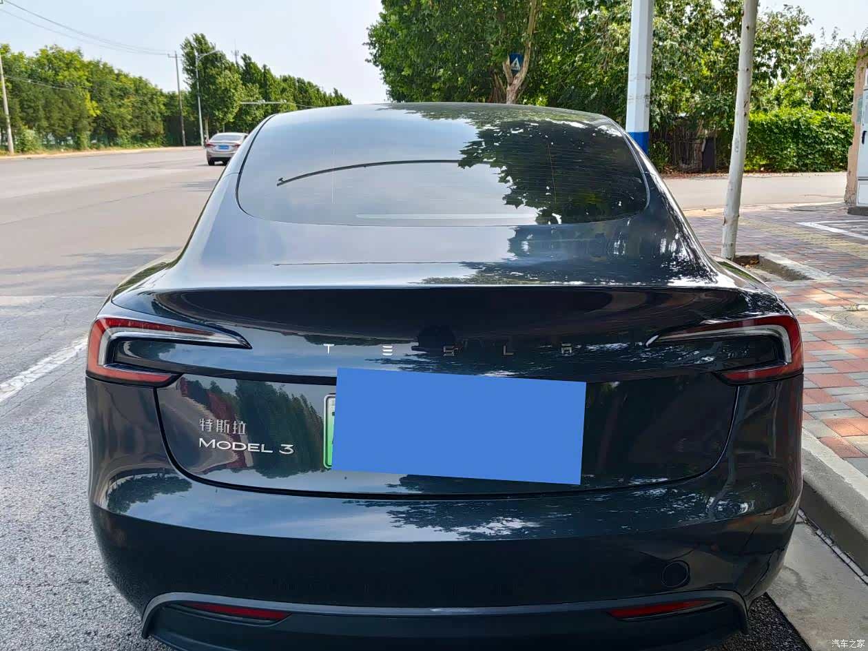Tesla Model 3, 2025 8