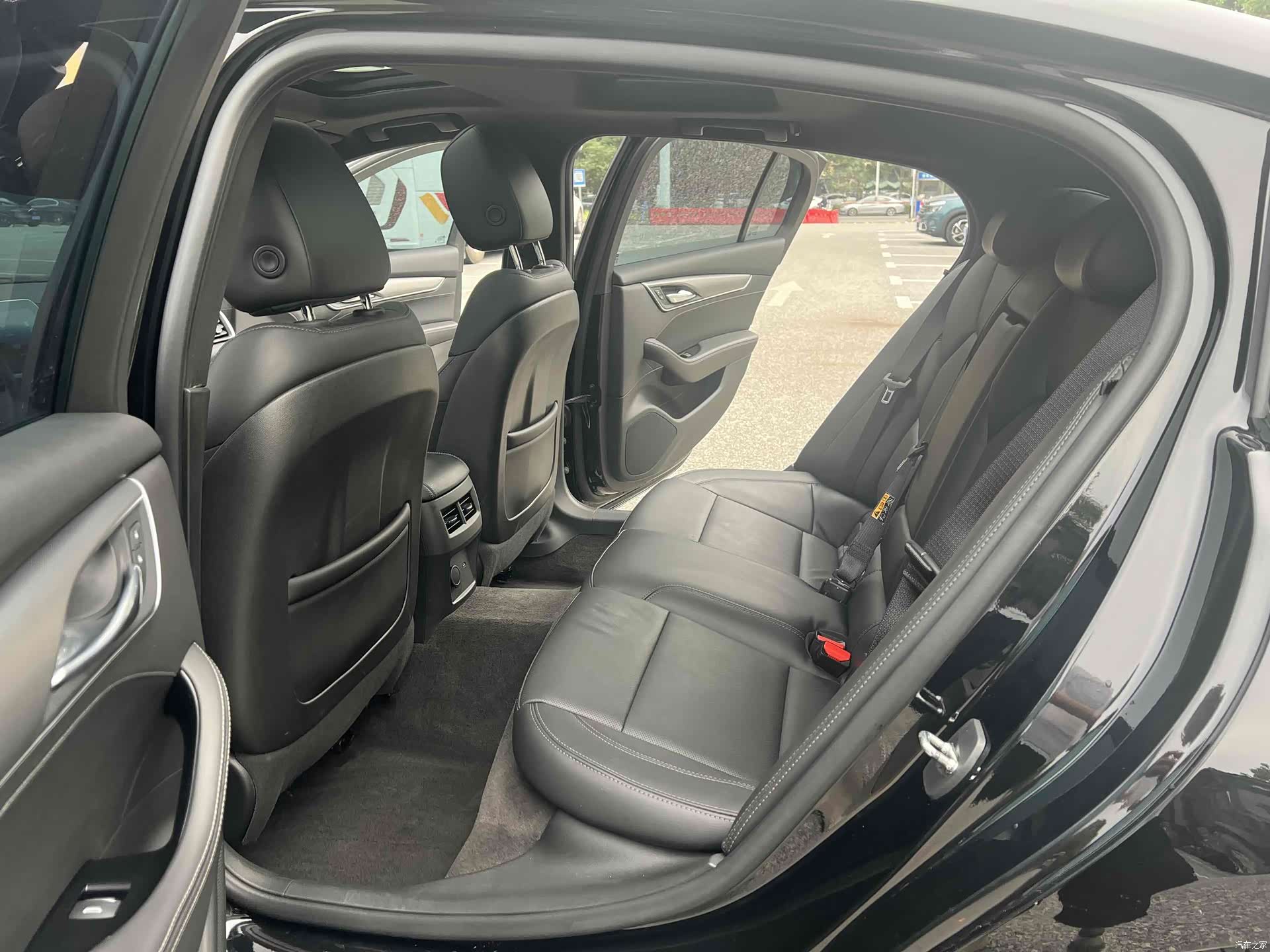 Cadillac CT5, 2022 все фото
