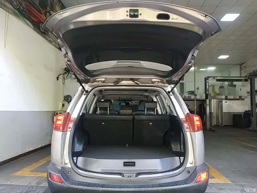 Toyota RAV4, 2014 19