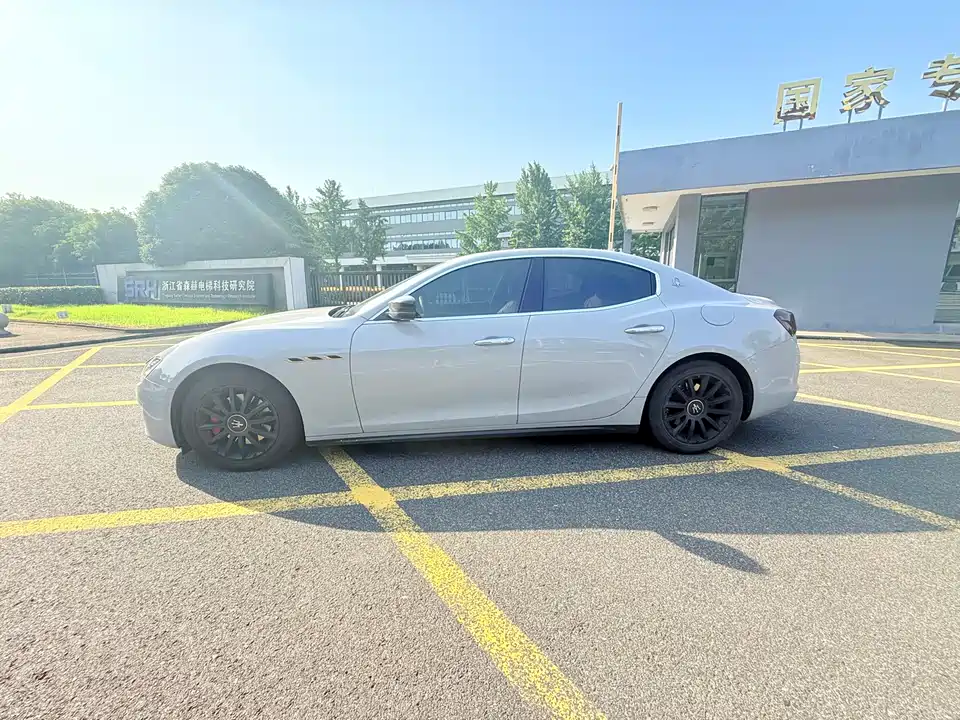 Maserati Ghibli Maserati Ghibli