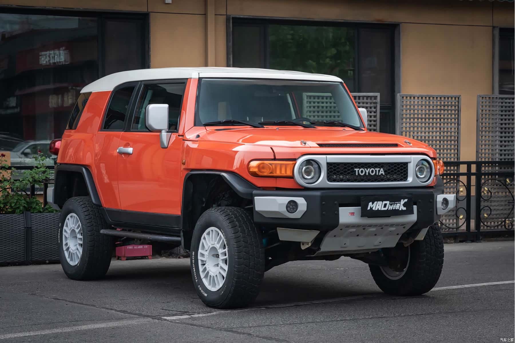 Toyota FJ, 2014 3