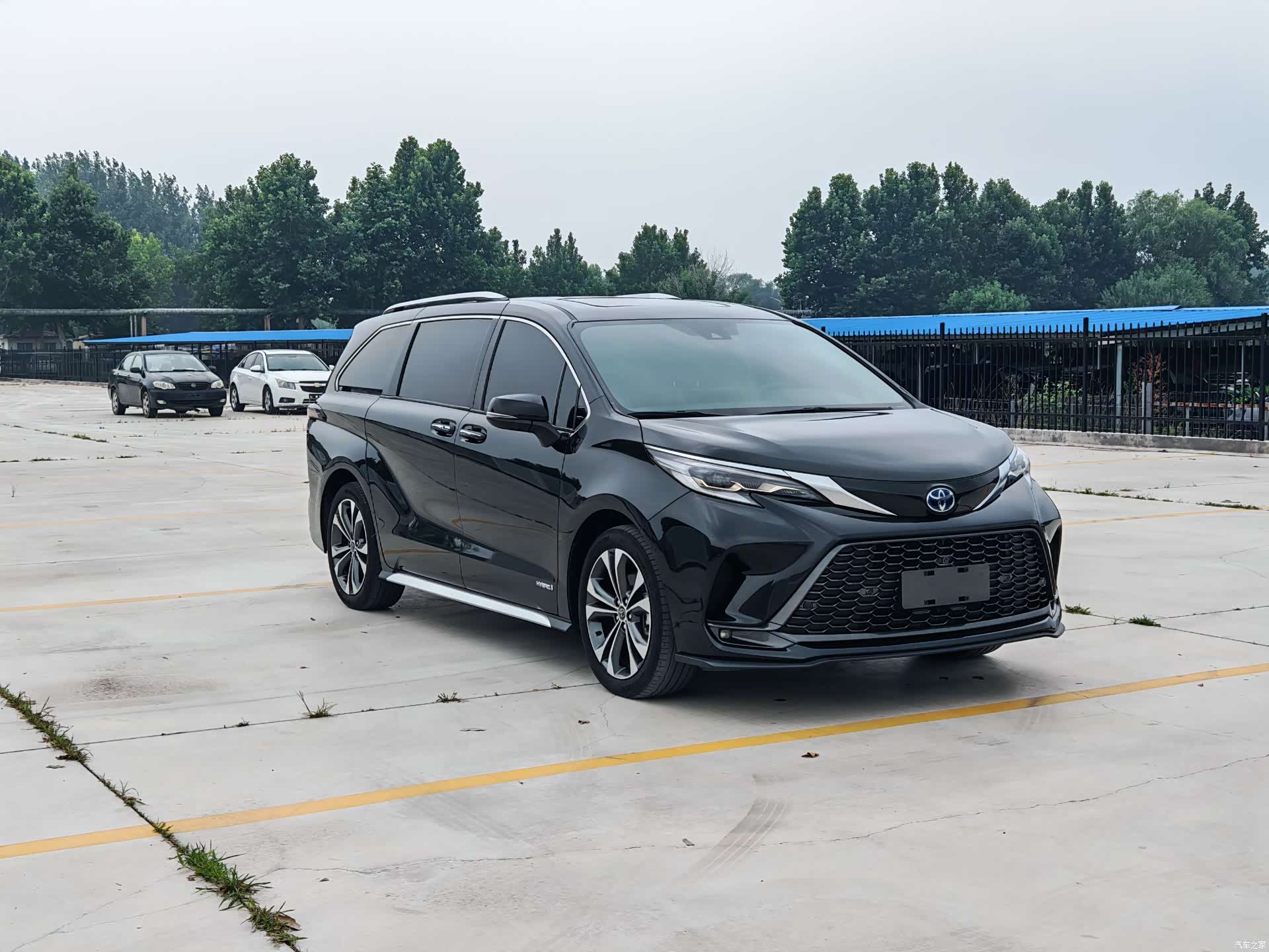 Toyota Granvia, 2024 3