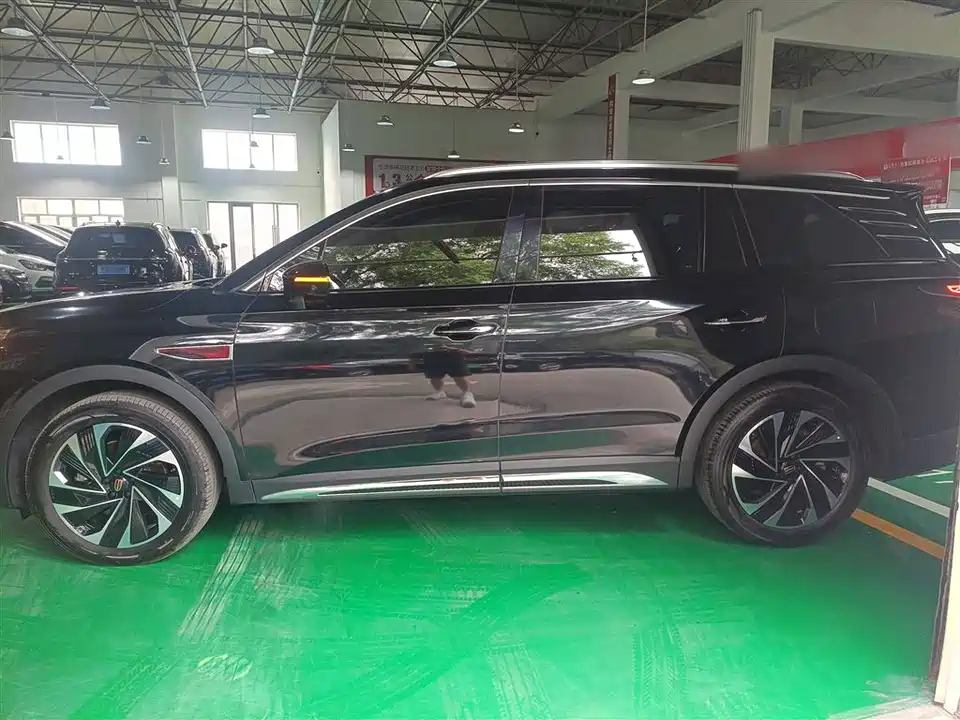 Hongqi HS7 PHEV