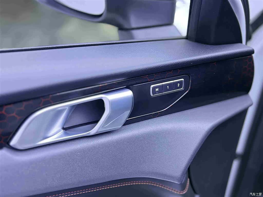 Lynk & Co 01, 2018 все фото