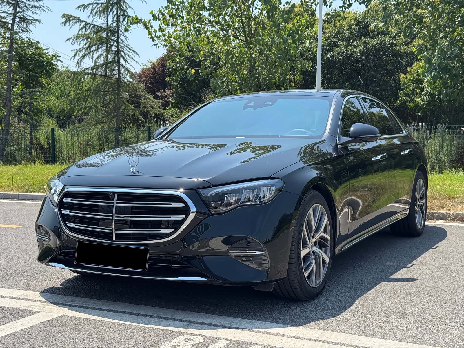 Mercedes-Benz E-Class, 2025 1