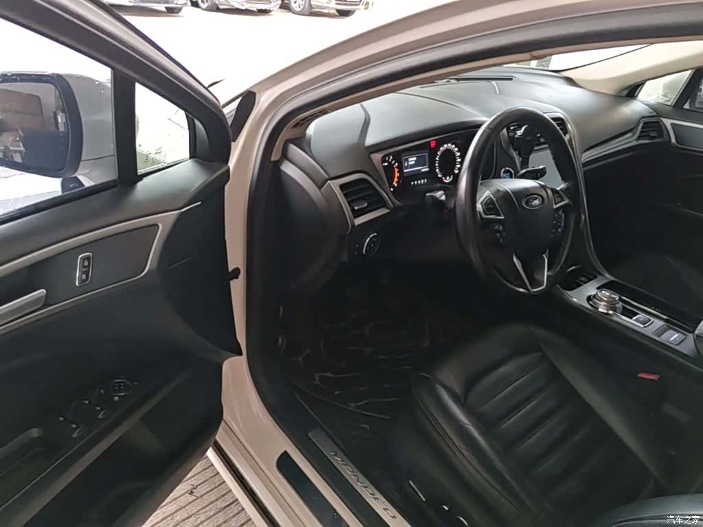 Ford Mondeo, 2017 16
