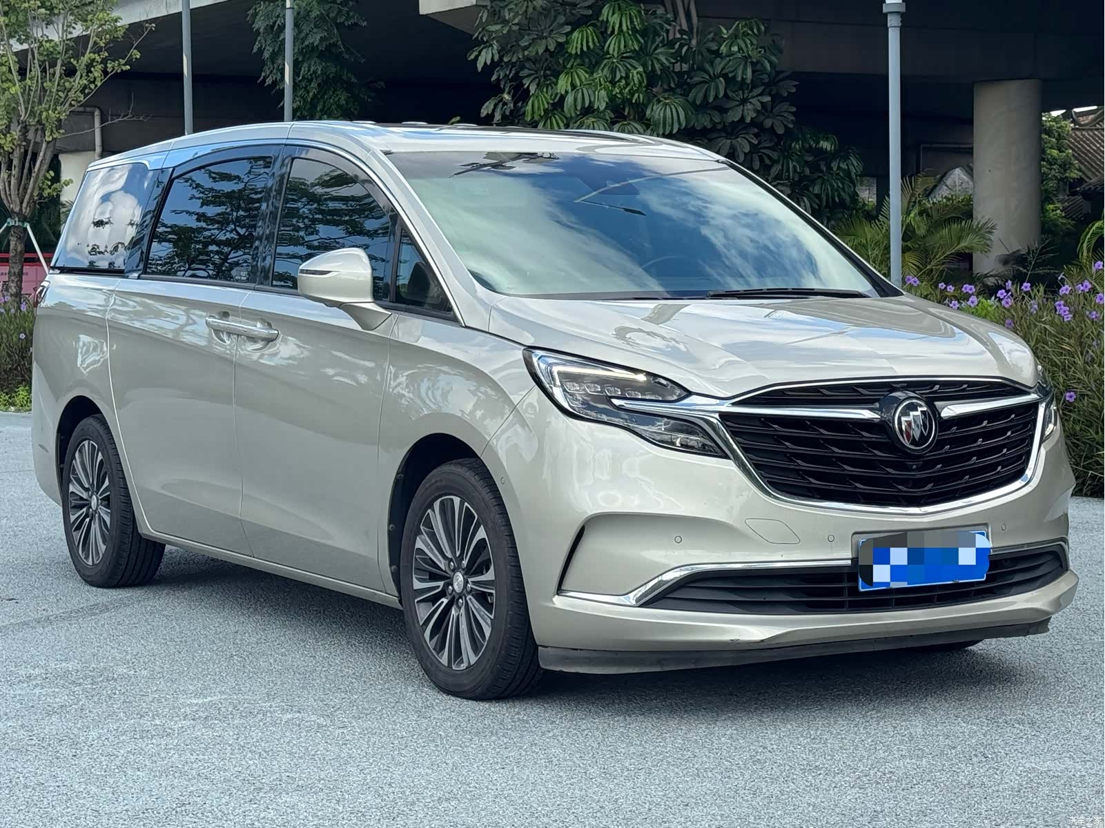 Buick GL8, 2021 3