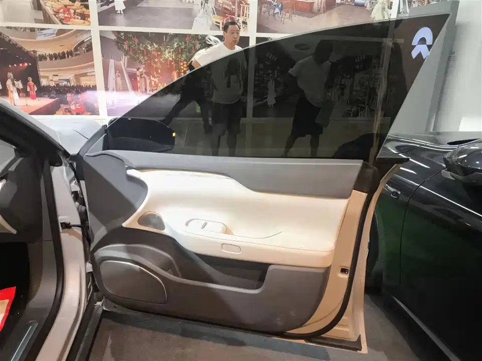 NIO ET7
